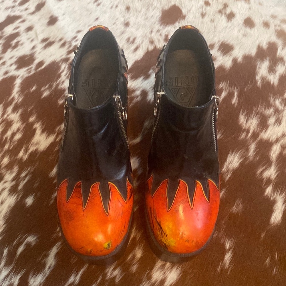 UNIF Pyro Boots